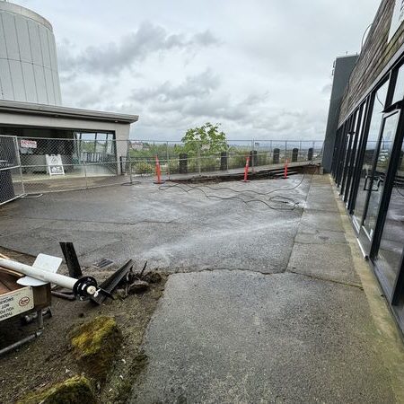 The Oregon City Municipal Elevator rising to Elevate Plaza